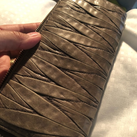 Authentic Miu Miu Wallet - Picture 2 of 16